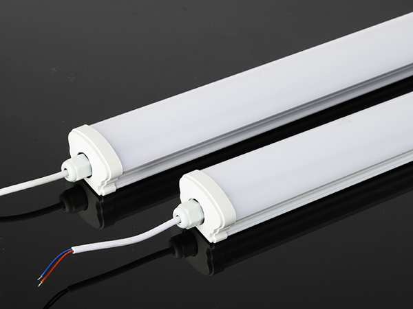 防水防尘防腐蚀，三防 LED 灯靠什么实现稳定照明？