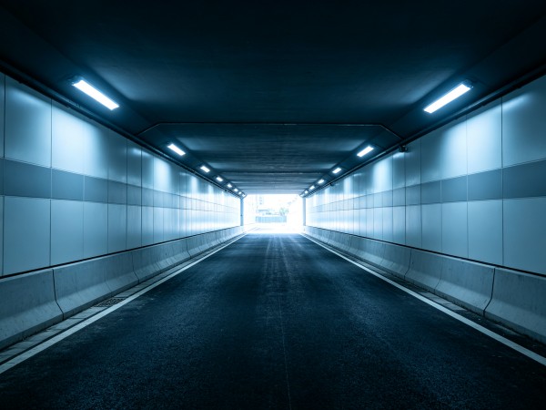 城市下穿隧道照明现场 led灯隧道灯 城市下穿通道照明场景